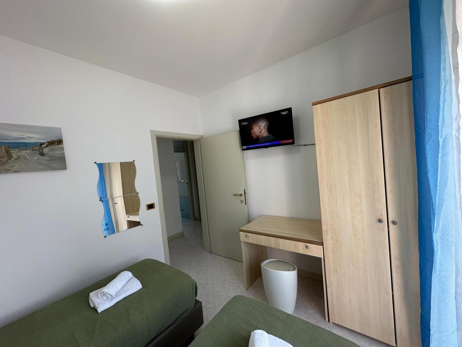 Beach House Holiday Apartments Rimini Eksteriør billede