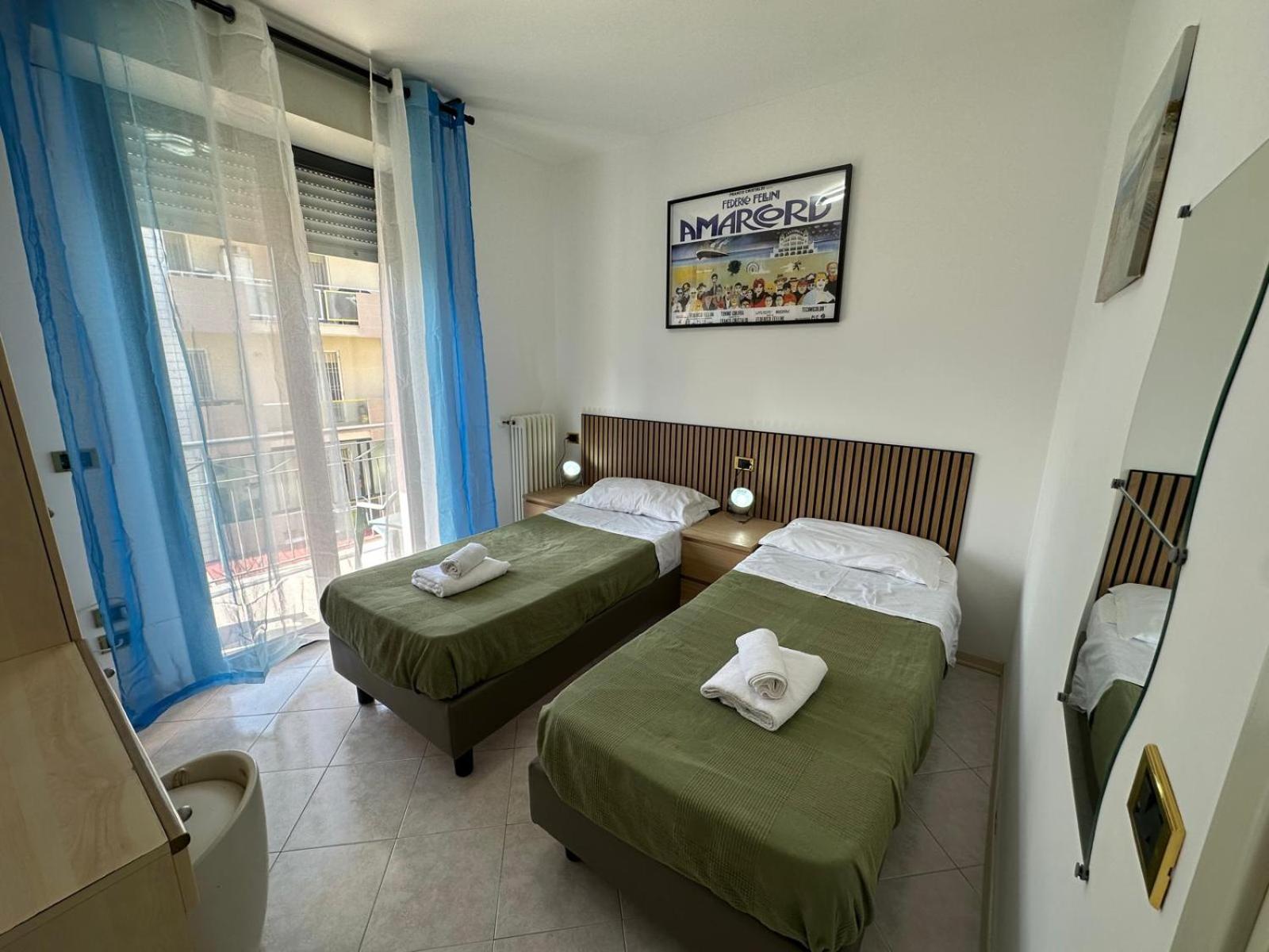 Beach House Holiday Apartments Rimini Eksteriør billede